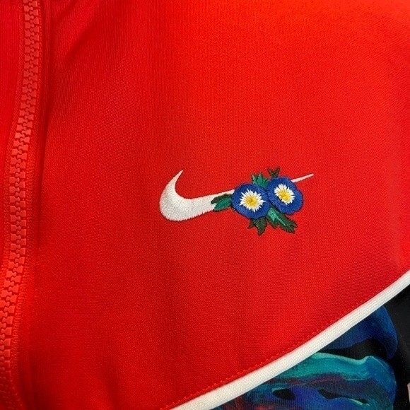 Nike Womens‎ sportswear tropical cropped crimson jacket size L - Picture 6 of 8